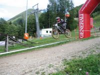 24h downhill semmering 2008
Dateiname: semmering_1.JPG