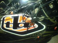 Troy Lee Desings D2 Carbon "Phobia"
Dateiname: 1-dc56dc685f2295d92127632b608d9fd5.jpg
