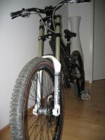 So gehts in die Saison 2007
Dateiname: Specialized_Demo_8_Saison_2007_005_bearbeitet.JPG