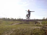 No Hader
Dateiname: no_handed_jump.jpg