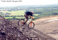 Voll Bass Bergab 1999
Dateiname: voll-bass.JPG