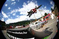BMX schladming WC 07
Dateiname: aaa.JPG