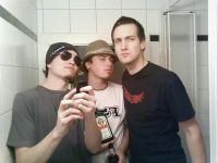 Guyzn�n the washroom
Dateiname: Guyz1.jpg