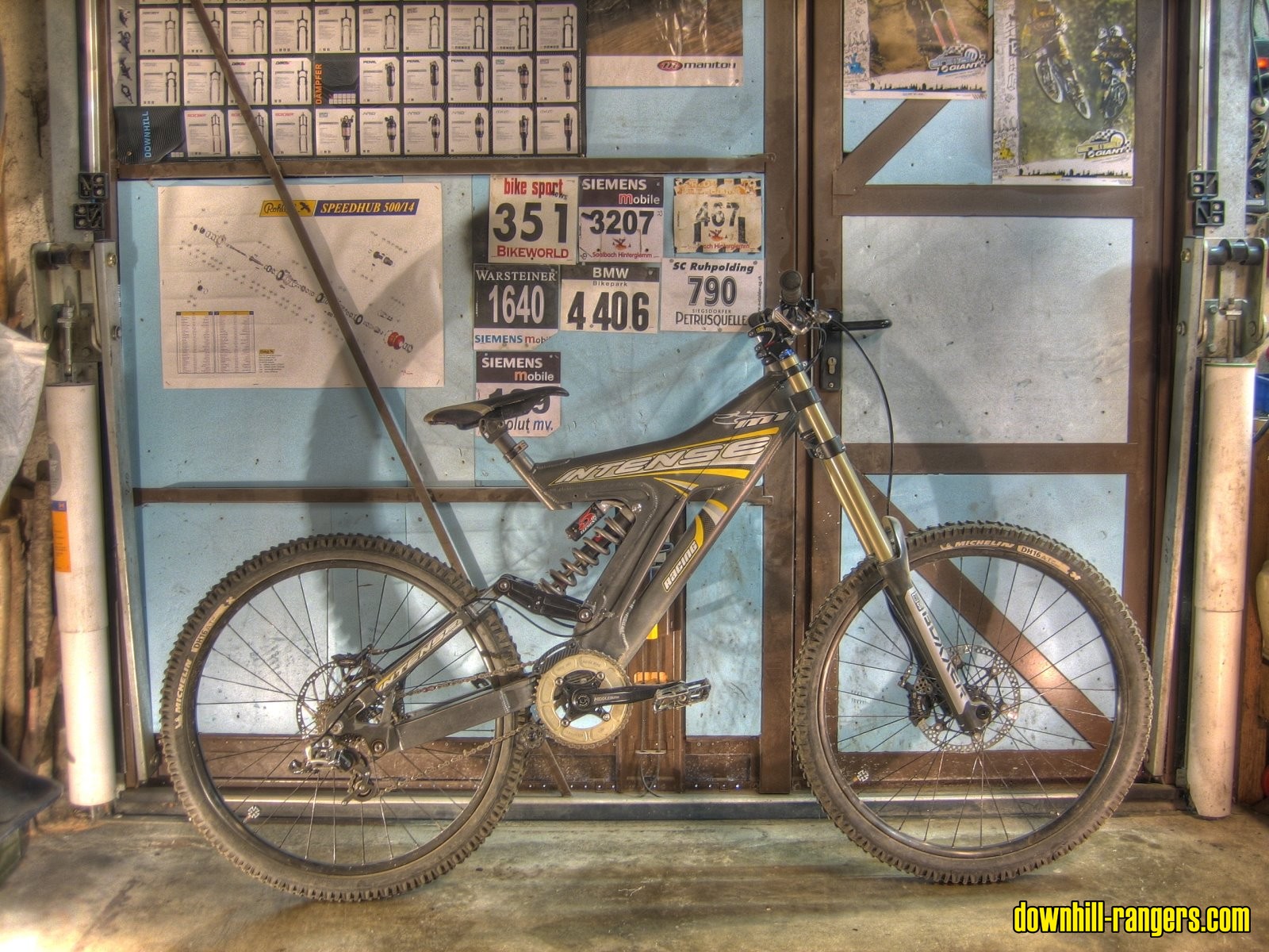HDR-SRAM