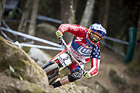 Aaron Gwin Downhill Weltcup Lourdes 2015.
Dateiname: Lourdes15_Aaron_Gwin_Action_c_Lukas_Pilz_Red_Bull_Content_Pool.jpg