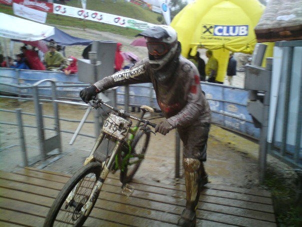 [Bild: 24h-downhill-semmering-2010-paz.jpg]