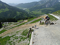 Leogang Streckenumbau 2014 - Einfahrt Downhill
Dateiname: P1110760-Downhill-Einfahrt-Biker.jpg