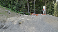 Leogang Streckenumbau 2014 - Rockgarden
Dateiname: P1110818-Downhill-Rock-Garden-Nach-Tunnel.jpg