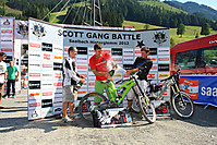 Siegerehrung Masters beim Scott Gang Battle 2012
Dateiname: IMG_4482-Scott-Gang-Battle-2012-Siegerehrung-Masters-w1600.jpg
